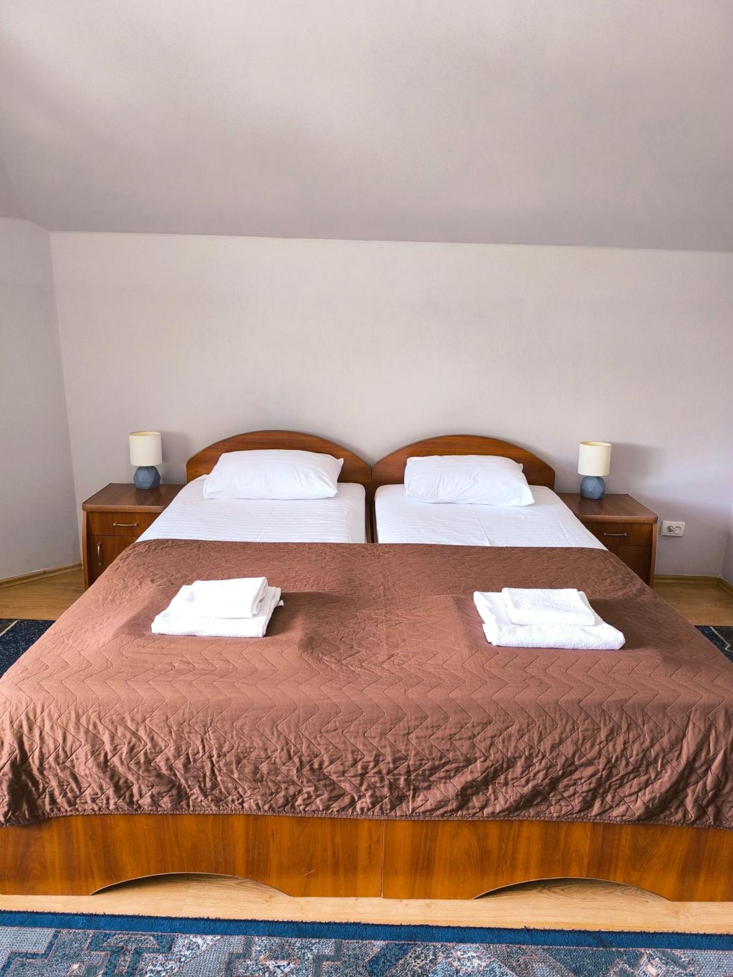 Hotel Delfin Mukácheve Habitación foto