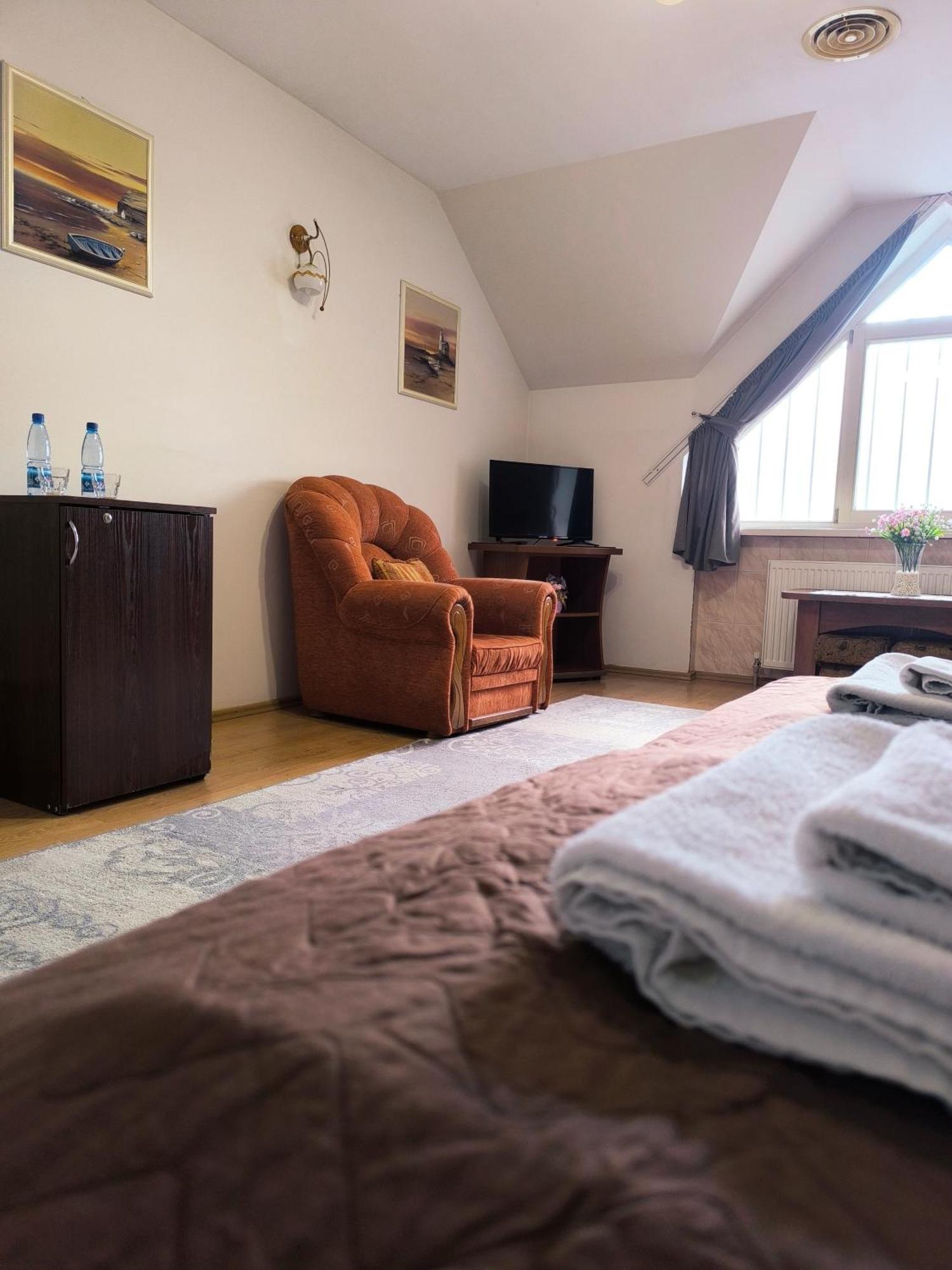 Hotel Delfin Mukácheve Habitación foto
