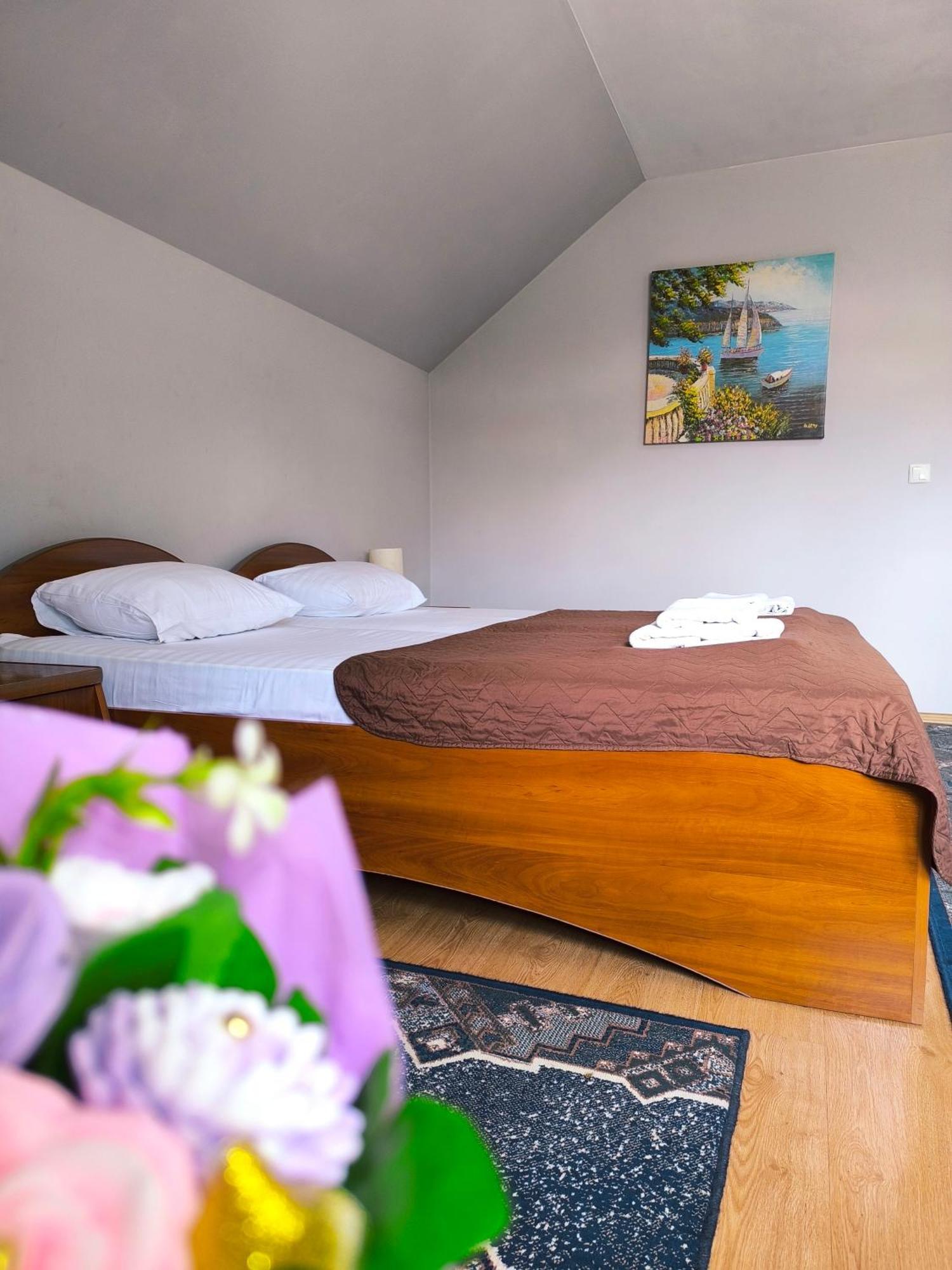 Hotel Delfin Mukácheve Habitación foto