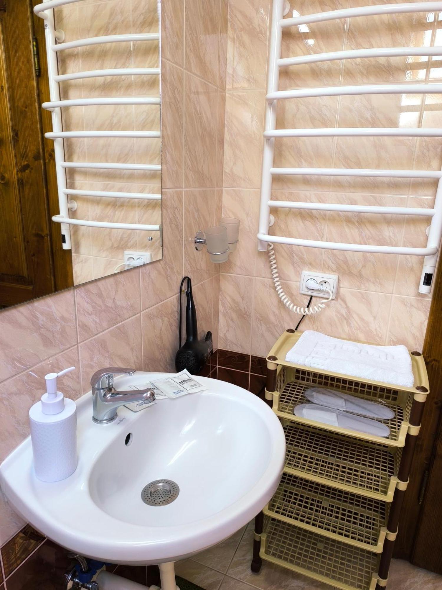 Hotel Delfin Mukácheve Habitación foto
