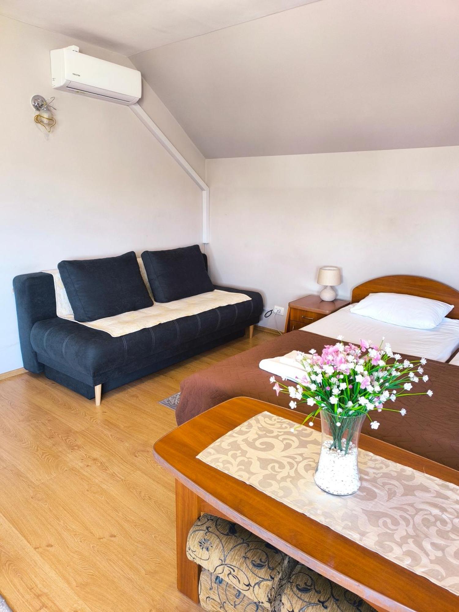 Hotel Delfin Mukácheve Habitación foto