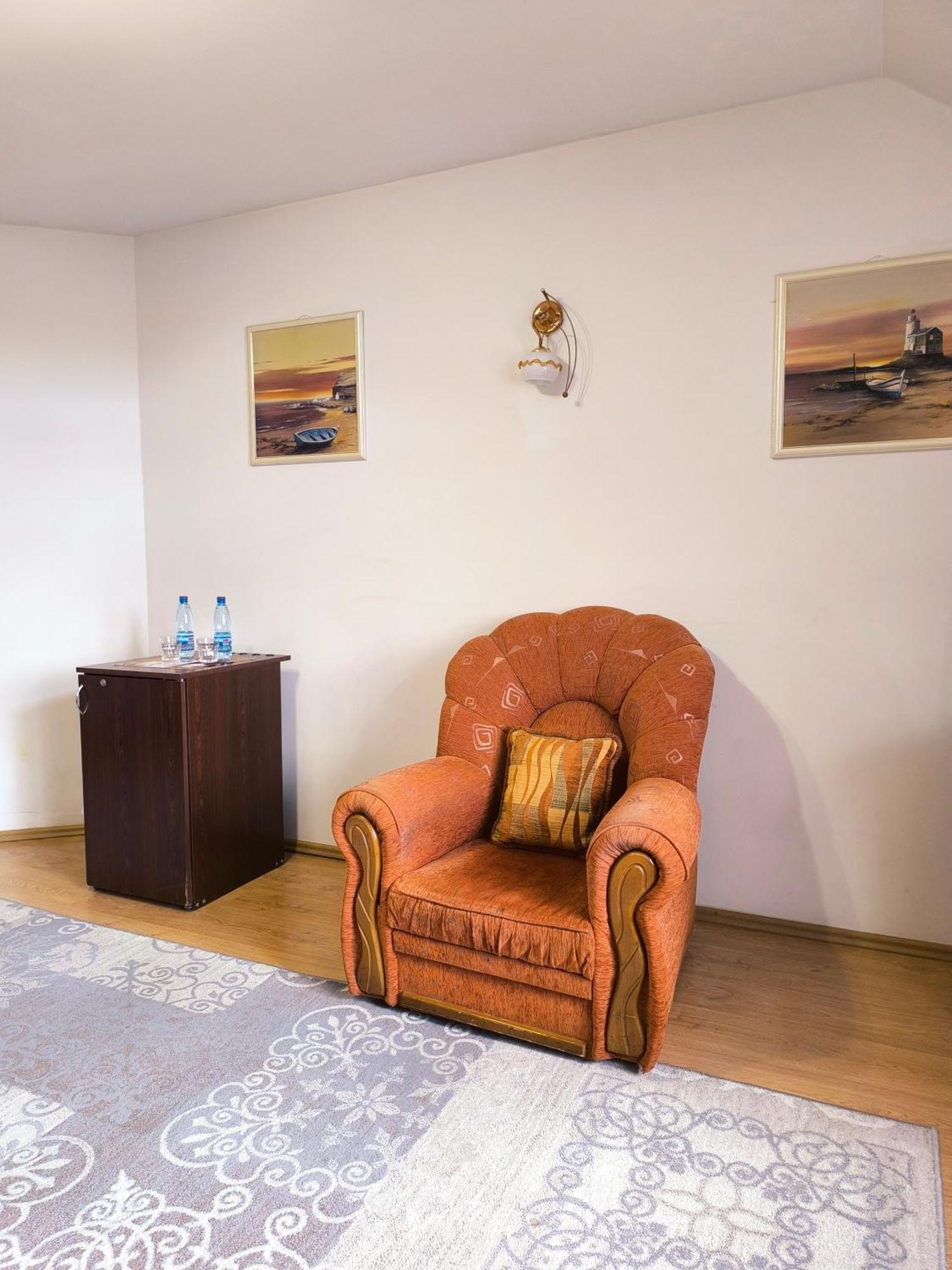 Hotel Delfin Mukácheve Habitación foto