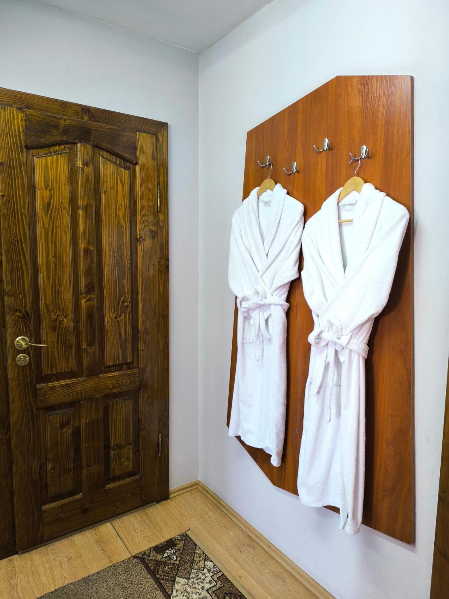 Hotel Delfin Mukácheve Habitación foto